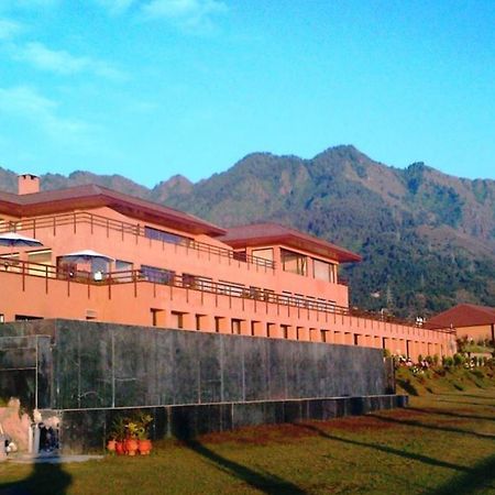 Vivanta Dal View Srinagar  Exterior photo